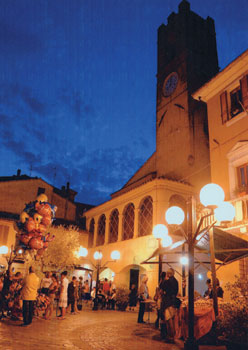 La Piazza del Comune in una sera della Festa 2007 (Foto V. Bolletta)